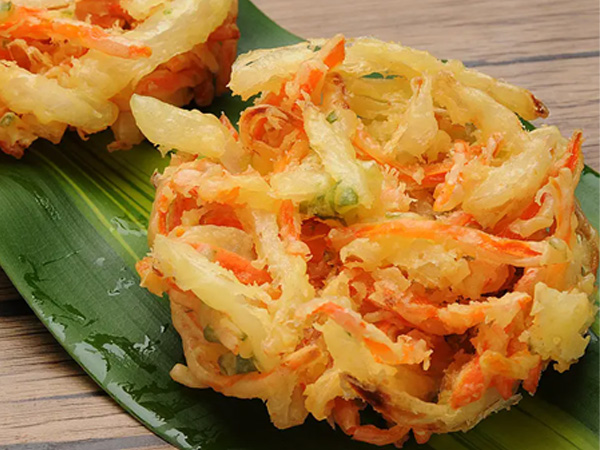 Fried tempura vegetable pie